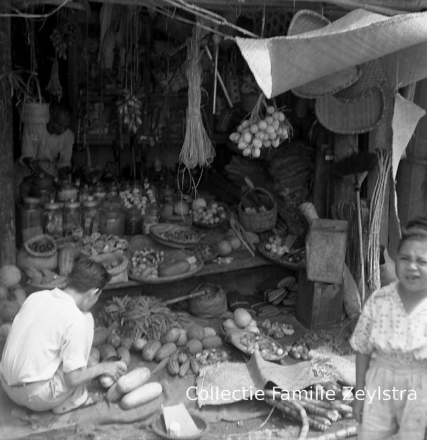 negatief-081.jpg - winkel in Gunung Sitoli