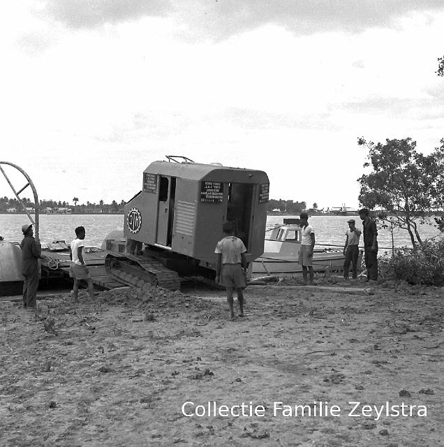 negatief-055.jpg - eindelijk op het strand