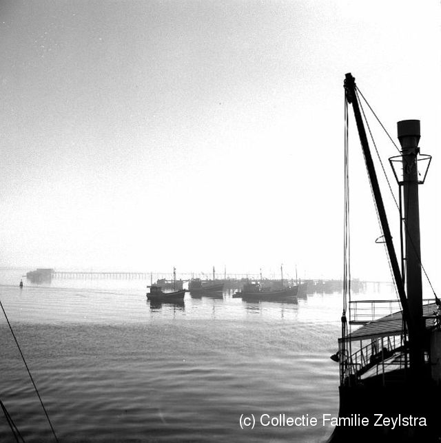 zanz2-38.jpg - Trawlers in walvisbaai